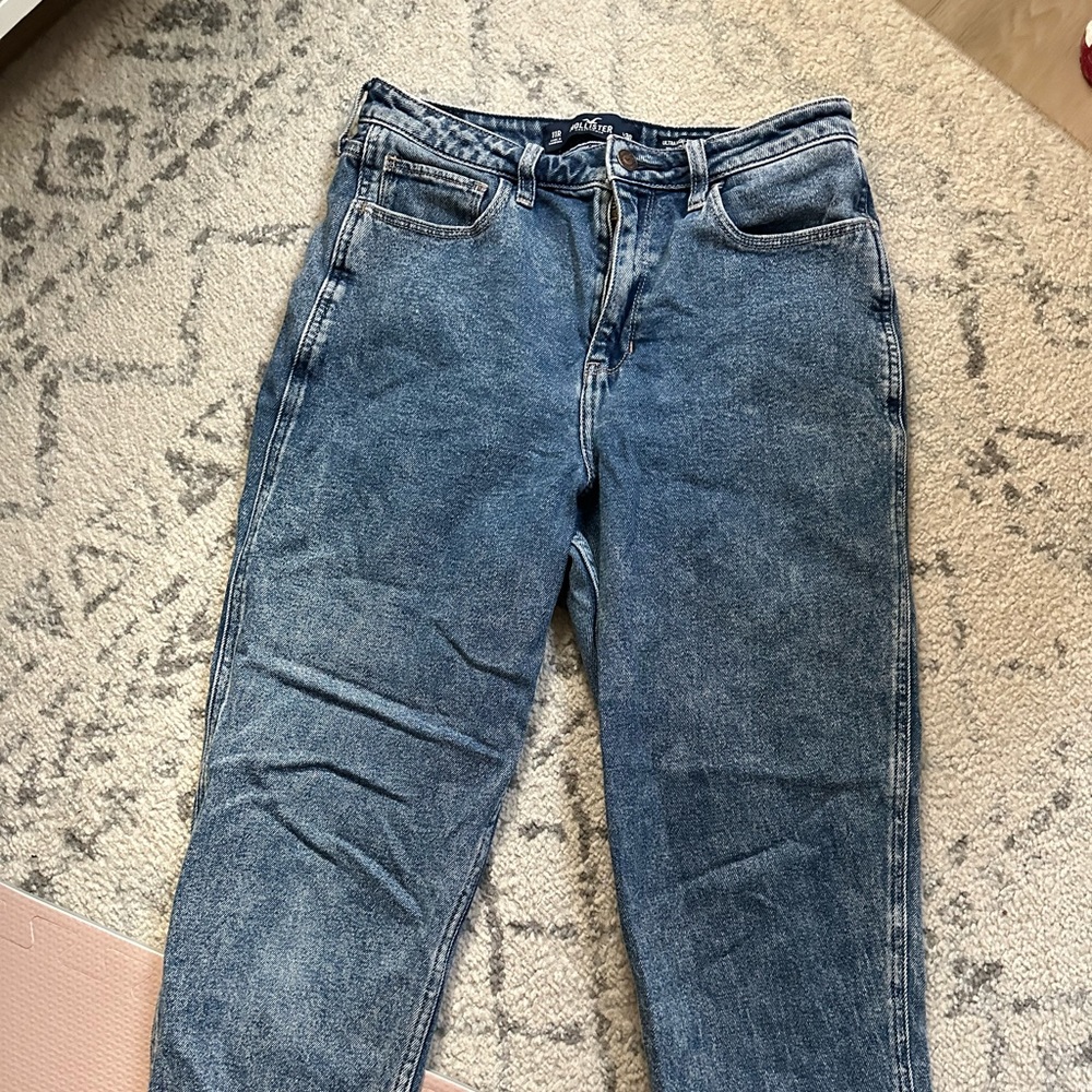Hollister Mom Jeans Size 30